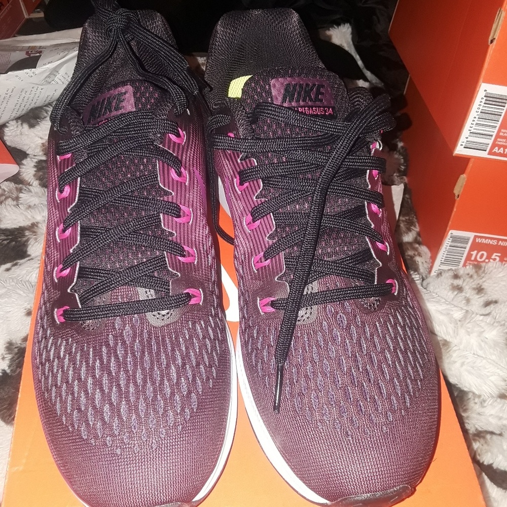 Gym shoes